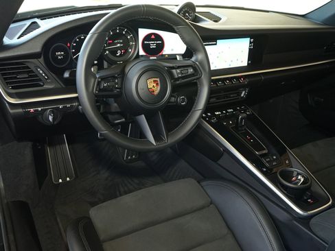 Used 2022 Porsche 911 Carrera 4 GTS AWD/4WD image 9