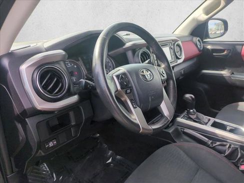 Used 2017 Toyota Tacoma SR5 w/ Tow Package image 10