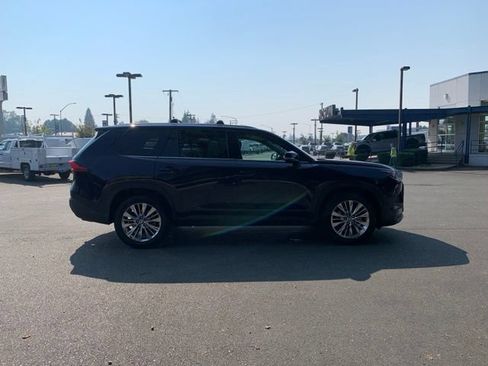 Used 2024 Toyota Grand Highlander AWD image 8
