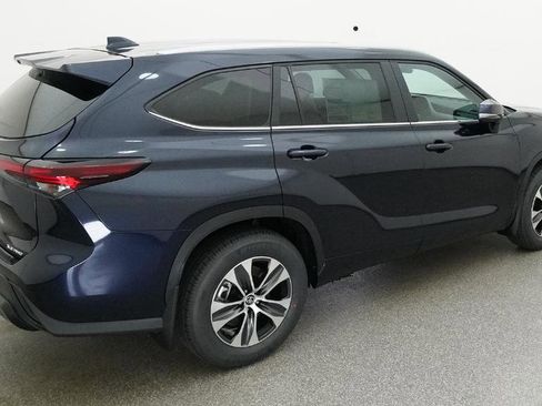 New 2026 Toyota Highlander XLE image 28