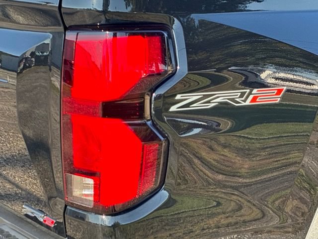 Used 2026 Chevrolet Colorado ZR2 w/ Technology Package AWD/4WD image 14
