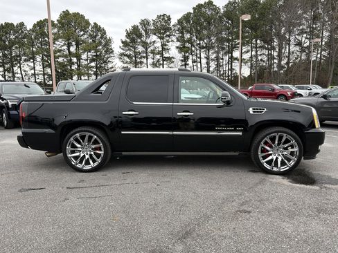 Used 2013 Cadillac Escalade EXT Premium image 4