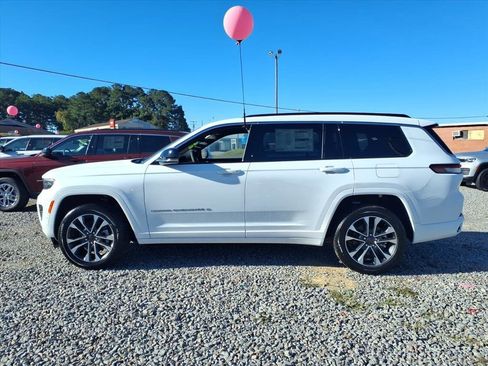 New 2025 Jeep Grand Cherokee L Overland w/ Trailer Tow Package image 3