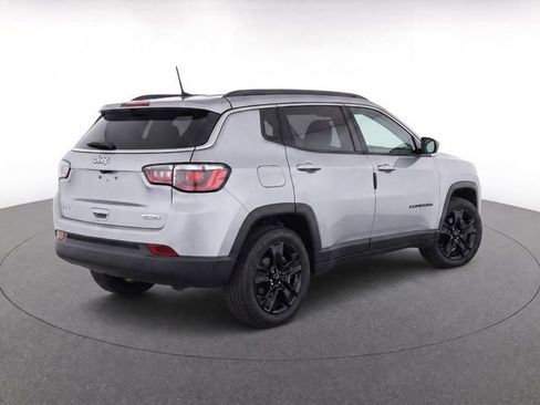 Used 2022 Jeep Compass Latitude AWD/4WD image 7