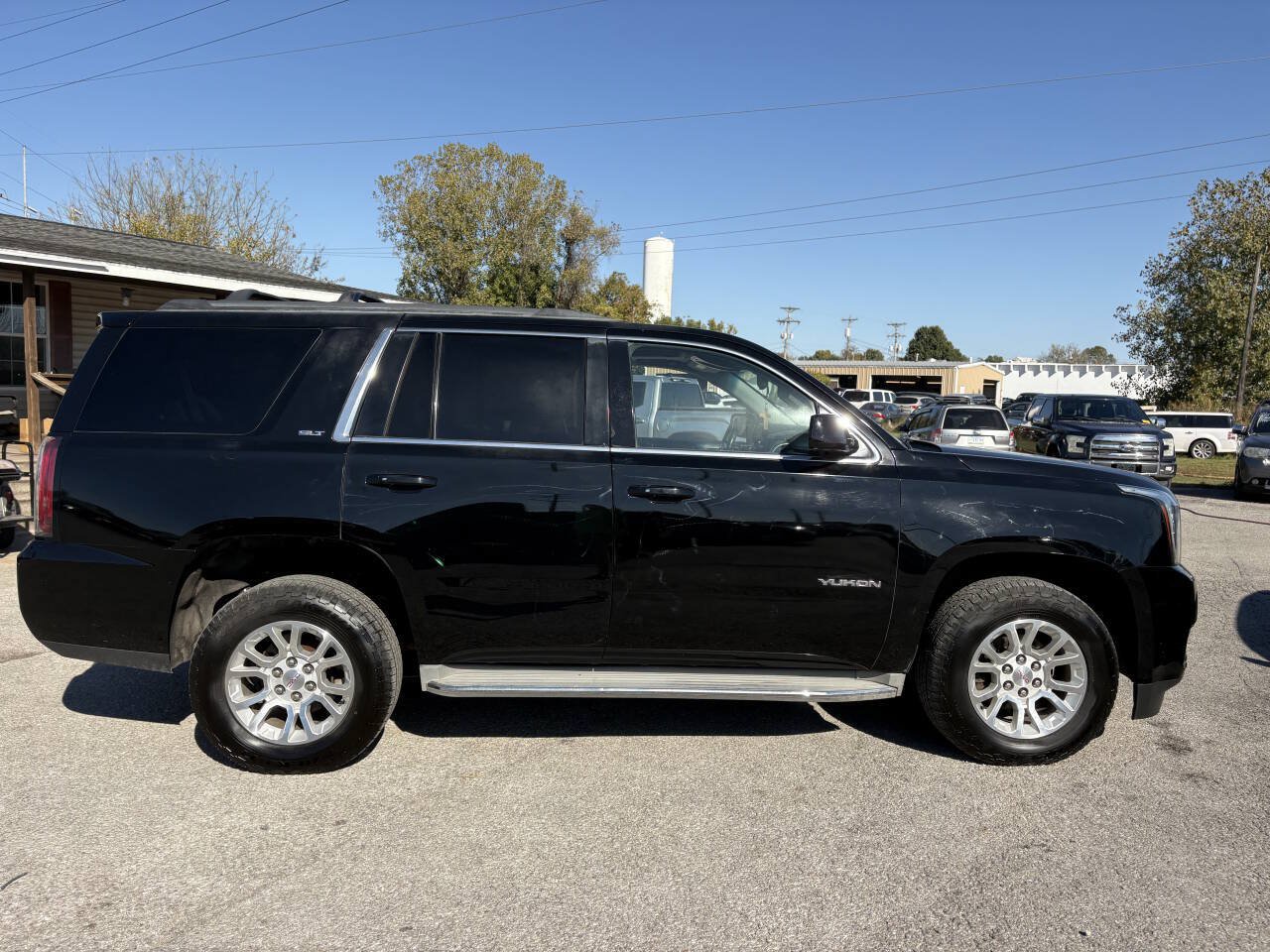 Used 2015 GMC Yukon SLT AWD/4WD image 2
