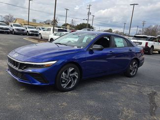 New 2025 Hyundai Elantra Sport video 3