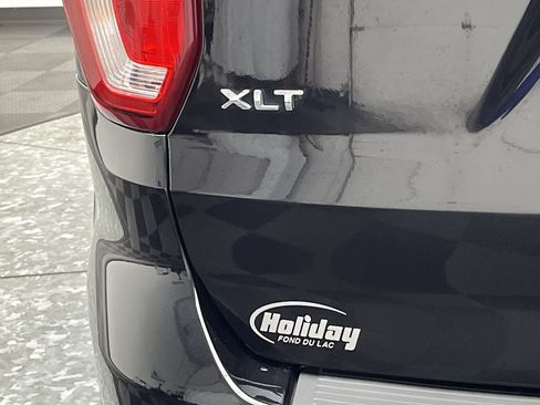 Used 2019 Ford Explorer XLT w/ Equipment Group 202A AWD/4WD image 35