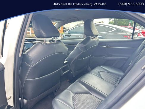 Used 2020 Toyota Camry SE FWD image 12