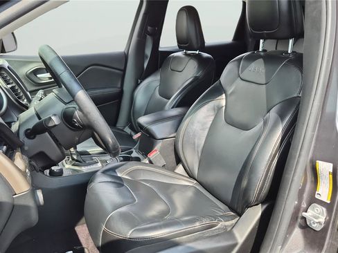 Used 2016 Jeep Cherokee Limited AWD/4WD image 10