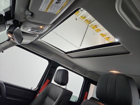 Used 2018 Mercedes-Benz G 550 image 17