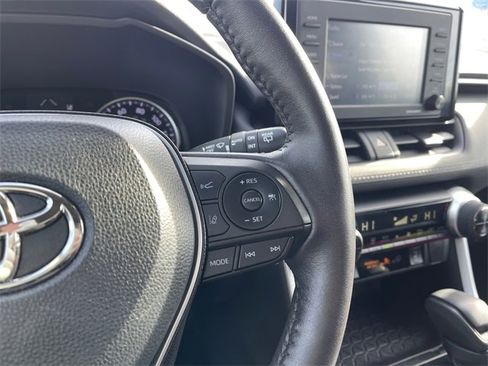 Used 2022 Toyota RAV4 XLE image 25