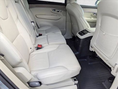 Used 2025 Volvo XC90 T8 Ultra w/ Protection Package Premier AWD/4WD image 20