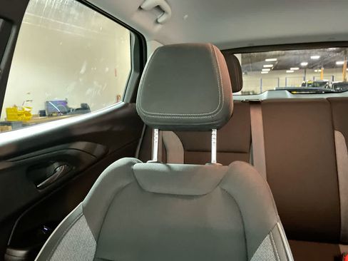 Used 2024 Chevrolet TrailBlazer LT image 25