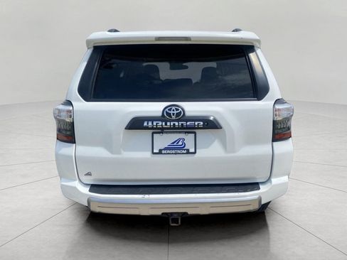 Used 2017 Toyota 4Runner TRD Off-Road Premium AWD/4WD image 11