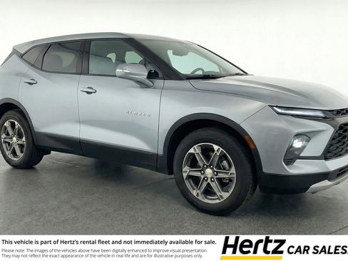 Used 2025 Chevrolet Blazer LT image 1