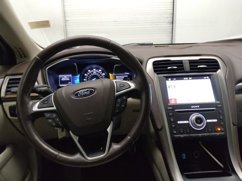 Used 2017 Ford Fusion Platinum image 22