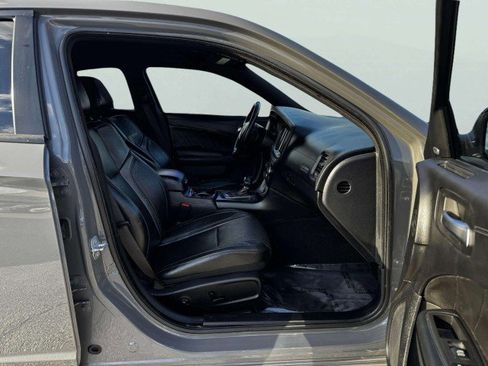 Used 2019 Dodge Charger SXT w/ Plus Group image 40