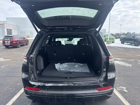 New 2026 Jeep Grand Cherokee Limited image 32