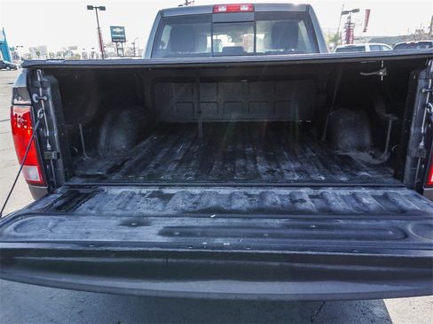 Used 2018 RAM 1500 Classic SLT image 26