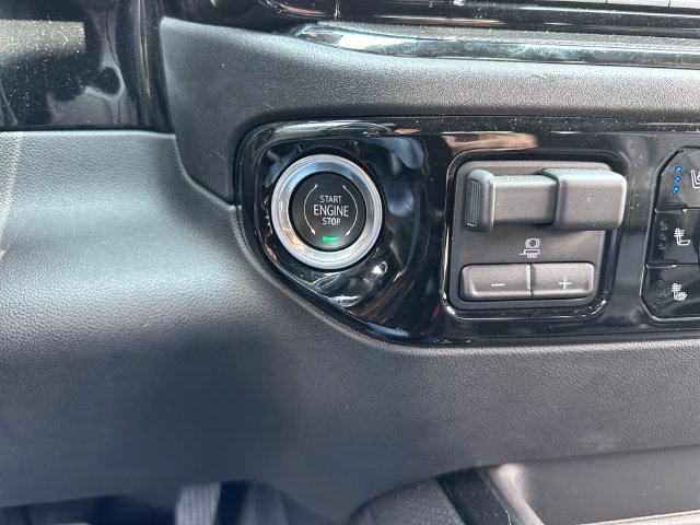 Used 2024 Chevrolet Silverado 2500 ZR2 w/ Technology Package AWD/4WD image 33