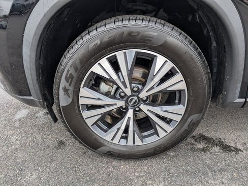 Used 2022 Nissan Rogue SV AWD/4WD image 12