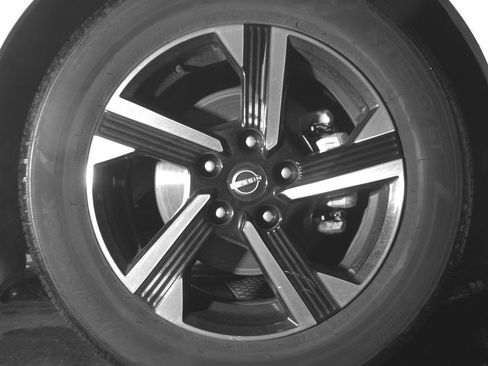 Used 2025 Nissan Sentra SV image 13