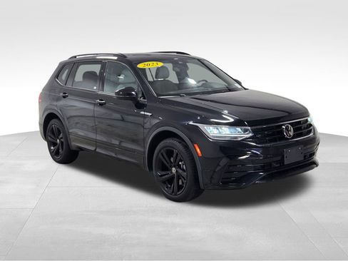 Used 2023 Volkswagen Tiguan SE R-Line FWD image 15