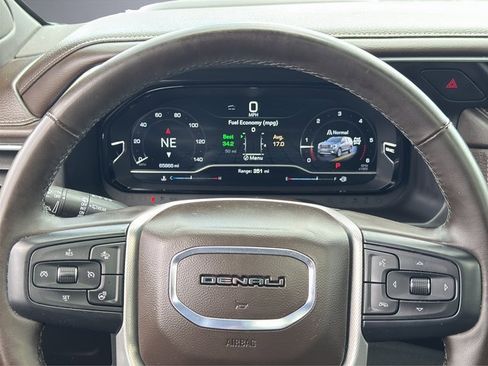 Used 2024 GMC Yukon XL Denali image 15