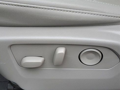 Certified 2024 Chevrolet Silverado 1500 LTZ image 39