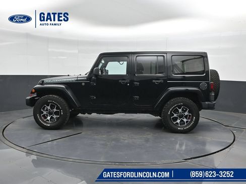 Used 2013 Jeep Wrangler Unlimited Rubicon w/ Connectivity Group AWD/4WD image 7