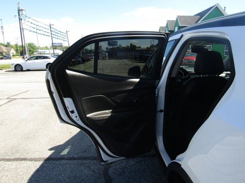 Used 2019 Buick Encore Preferred AWD/4WD image 18