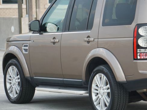 Used 2015 Land Rover LR4 HSE LUX image 18
