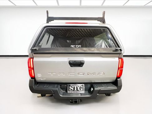 Used 2025 Toyota Tacoma SR image 5