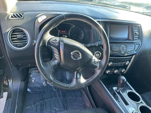 Used 2015 Nissan Pathfinder SV w/ Trailer Tow Package image 12
