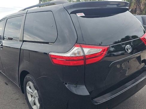 Used 2017 Toyota Sienna LE image 10