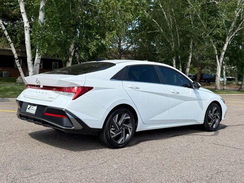 New 2025 Hyundai Elantra Limited image 6