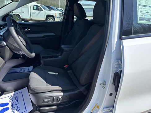 New 2027 Chevrolet Bolt LT w/ Comfort Package image 14