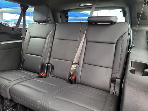 Used 2025 Chevrolet Suburban Z71 AWD/4WD image 4