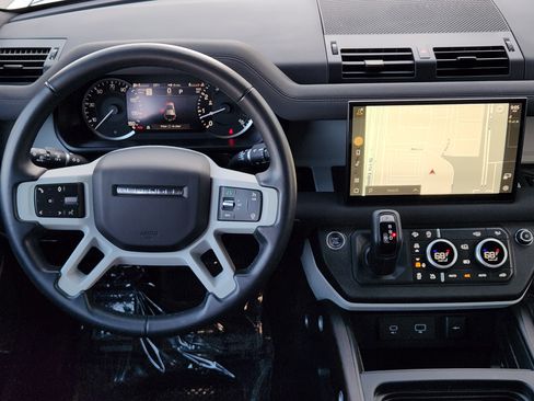 Certified 2023 Land Rover Defender 110 SE image 30