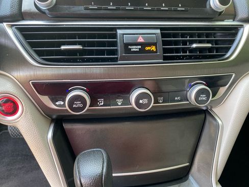 Used 2018 Honda Accord LX image 16