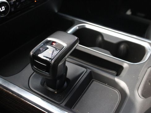 Used 2022 GMC Sierra 1500 Elevation w/ Elevation Premium Package AWD/4WD image 19