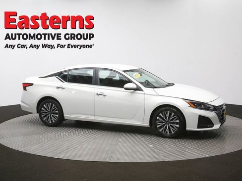 Used 2023 Nissan Altima 2.5 SV FWD image 47