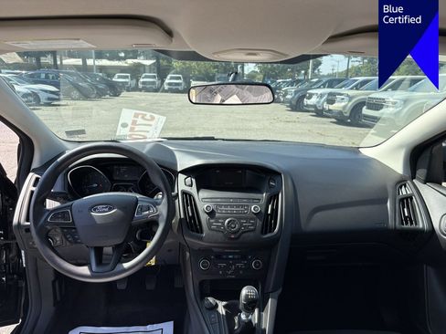Used 2018 Ford Focus SE FWD image 12