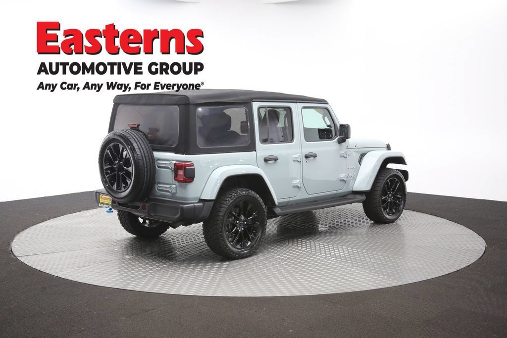 Used 2024 Jeep Wrangler Unlimited Sahara w/ Technology Group AWD/4WD image 41