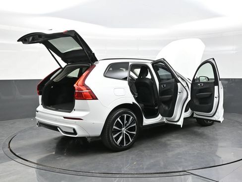 Used 2025 Volvo XC60 B5 Plus AWD/4WD image 42