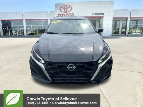 Used 2025 Nissan Altima 2.5 SV FWD image 8