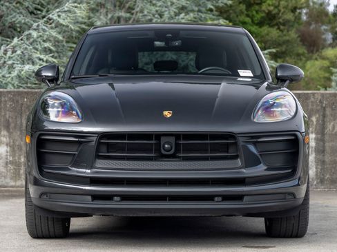 Certified 2023 Porsche Macan AWD/4WD image 8