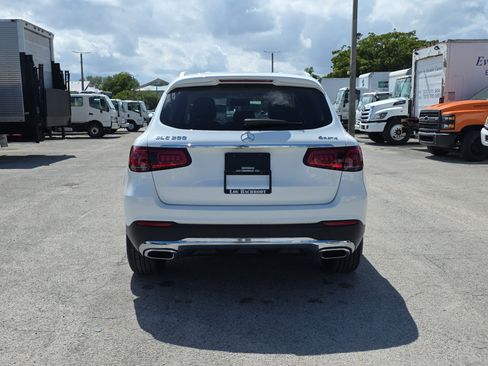 Used 2022 Mercedes-Benz GLC 300 4MATIC w/ Multimedia Package Lite image 6
