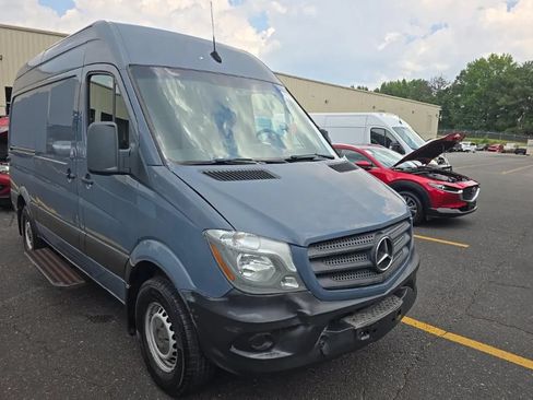 Used 2018 Mercedes-Benz Sprinter 2500 image 2