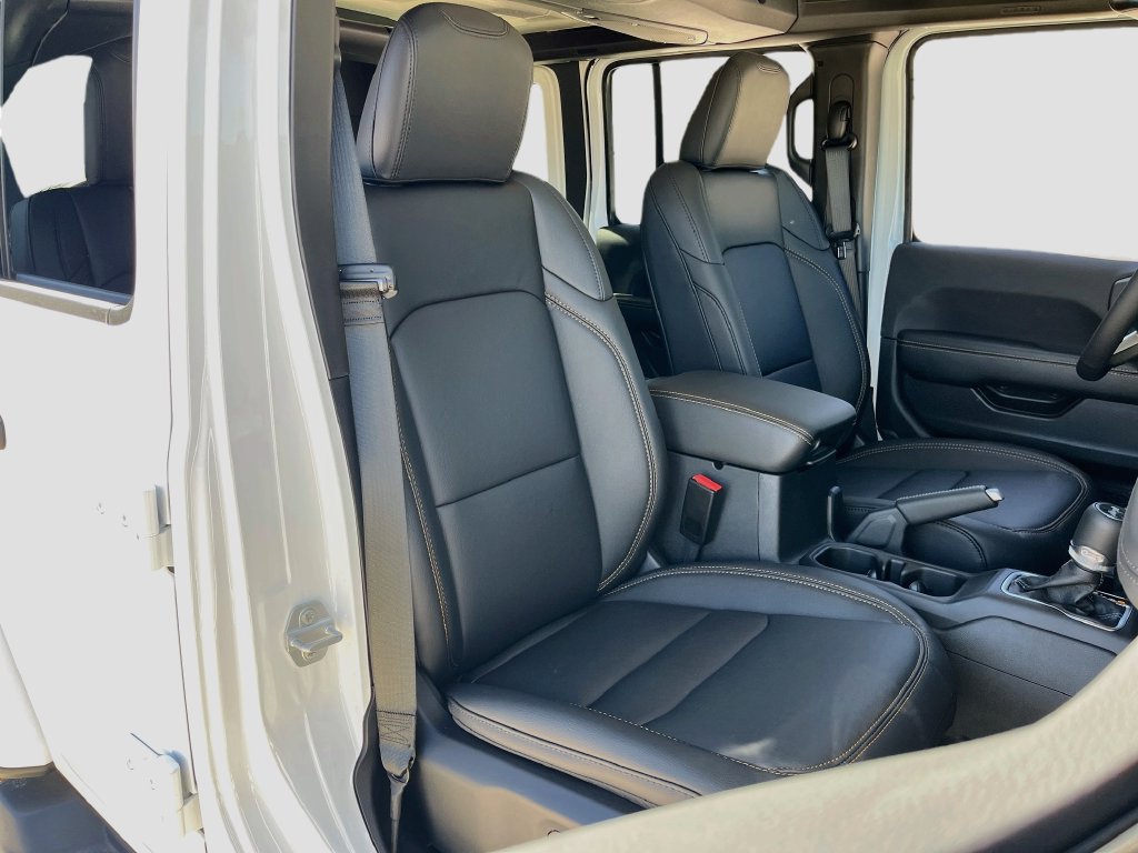 New 2027 Jeep Wrangler Unlimited Sahara AWD/4WD image 28